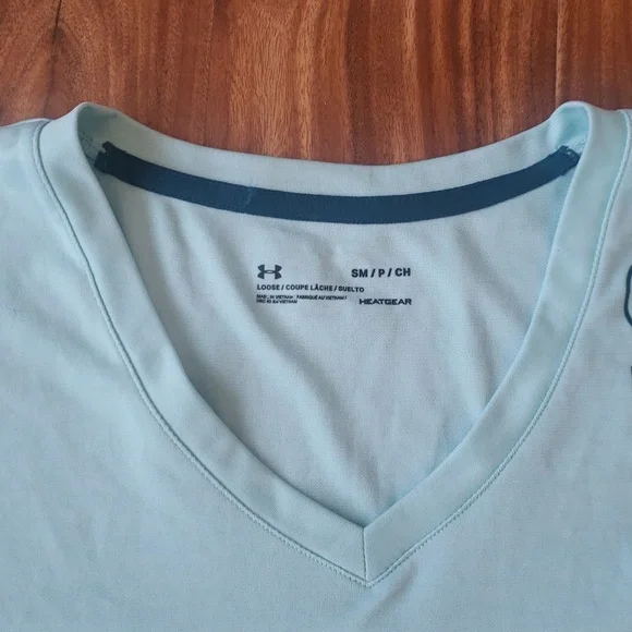 Under Armour athletic top mint green color size small - Picture 2 of 4